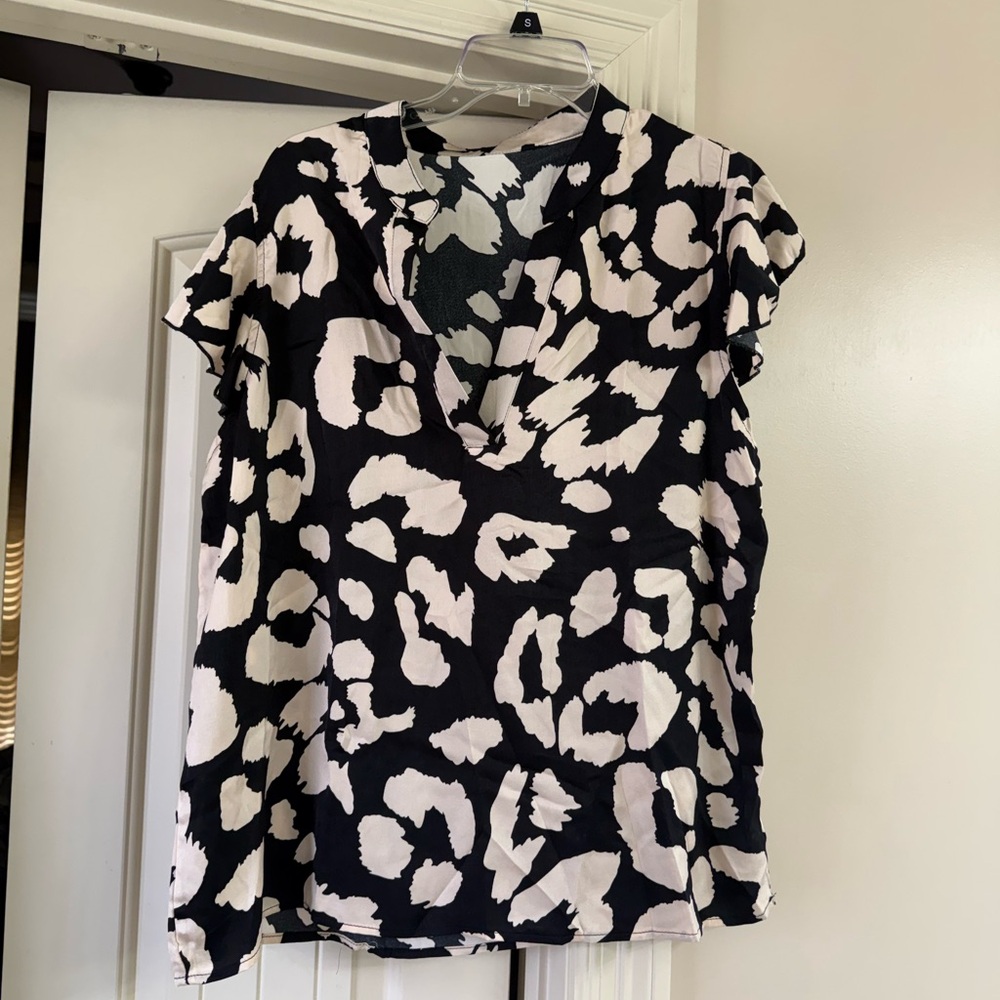 Stylish Black and White Women's Top